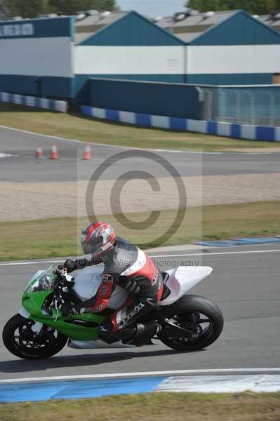 Motorcycle action photographs;Trackday digital images;donington;donington park leicestershire;donington photographs;event digital images;eventdigitalimages;no limits trackday;peter wileman photography;trackday;trackday photos