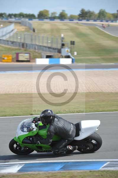 Motorcycle action photographs;Trackday digital images;donington;donington park leicestershire;donington photographs;event digital images;eventdigitalimages;no limits trackday;peter wileman photography;trackday;trackday photos