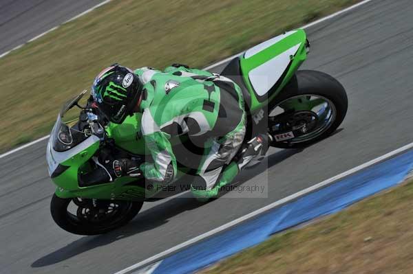 Motorcycle action photographs;Trackday digital images;donington;donington park leicestershire;donington photographs;event digital images;eventdigitalimages;no limits trackday;peter wileman photography;trackday;trackday photos