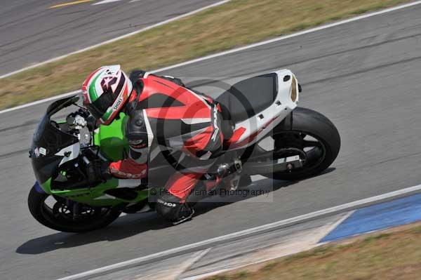 Motorcycle action photographs;Trackday digital images;donington;donington park leicestershire;donington photographs;event digital images;eventdigitalimages;no limits trackday;peter wileman photography;trackday;trackday photos