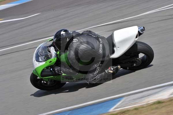 Motorcycle action photographs;Trackday digital images;donington;donington park leicestershire;donington photographs;event digital images;eventdigitalimages;no limits trackday;peter wileman photography;trackday;trackday photos