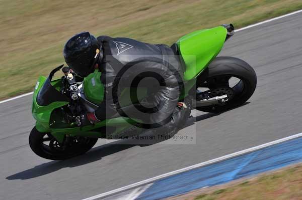 Motorcycle action photographs;Trackday digital images;donington;donington park leicestershire;donington photographs;event digital images;eventdigitalimages;no limits trackday;peter wileman photography;trackday;trackday photos