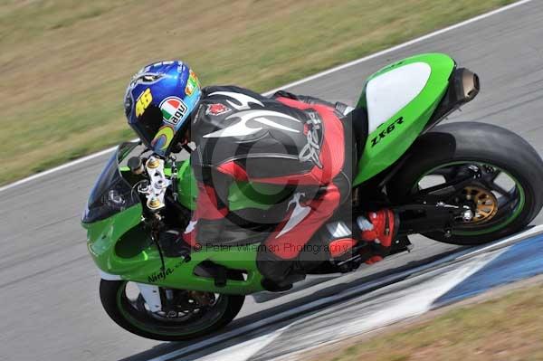 Motorcycle action photographs;Trackday digital images;donington;donington park leicestershire;donington photographs;event digital images;eventdigitalimages;no limits trackday;peter wileman photography;trackday;trackday photos