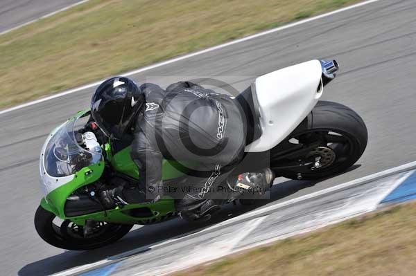 Motorcycle action photographs;Trackday digital images;donington;donington park leicestershire;donington photographs;event digital images;eventdigitalimages;no limits trackday;peter wileman photography;trackday;trackday photos