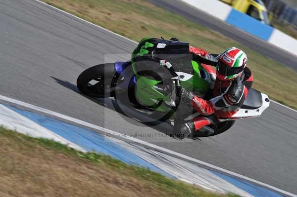 Motorcycle action photographs;Trackday digital images;donington;donington park leicestershire;donington photographs;event digital images;eventdigitalimages;no limits trackday;peter wileman photography;trackday;trackday photos