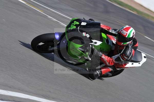 Motorcycle action photographs;Trackday digital images;donington;donington park leicestershire;donington photographs;event digital images;eventdigitalimages;no limits trackday;peter wileman photography;trackday;trackday photos