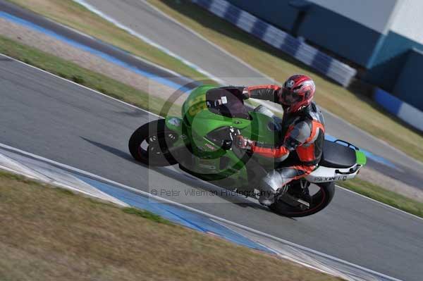 Motorcycle action photographs;Trackday digital images;donington;donington park leicestershire;donington photographs;event digital images;eventdigitalimages;no limits trackday;peter wileman photography;trackday;trackday photos