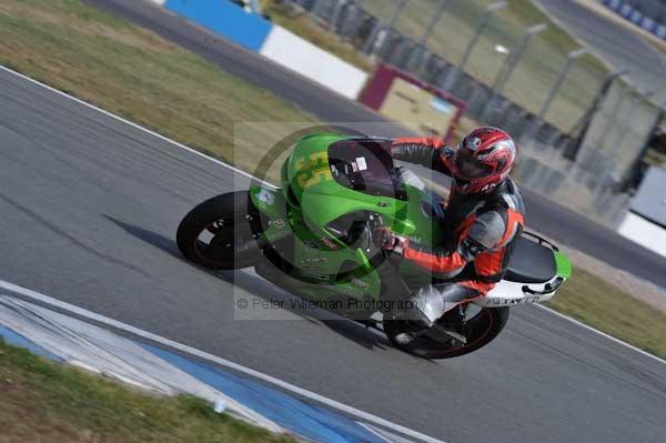 Motorcycle action photographs;Trackday digital images;donington;donington park leicestershire;donington photographs;event digital images;eventdigitalimages;no limits trackday;peter wileman photography;trackday;trackday photos