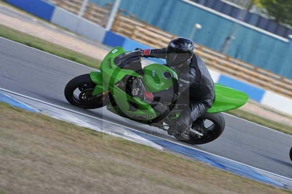 Motorcycle action photographs;Trackday digital images;donington;donington park leicestershire;donington photographs;event digital images;eventdigitalimages;no limits trackday;peter wileman photography;trackday;trackday photos