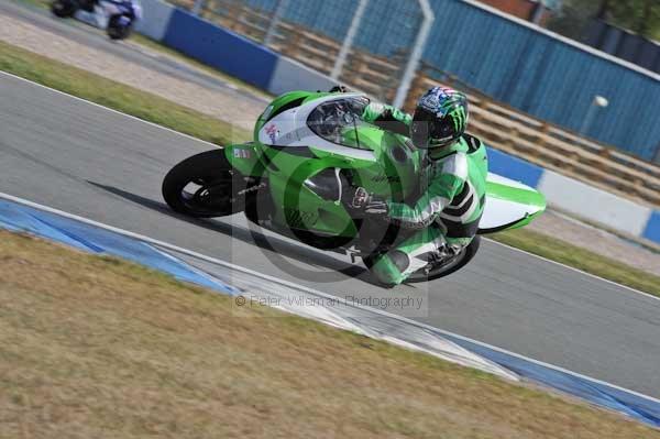 Motorcycle action photographs;Trackday digital images;donington;donington park leicestershire;donington photographs;event digital images;eventdigitalimages;no limits trackday;peter wileman photography;trackday;trackday photos