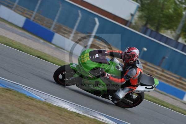 Motorcycle action photographs;Trackday digital images;donington;donington park leicestershire;donington photographs;event digital images;eventdigitalimages;no limits trackday;peter wileman photography;trackday;trackday photos