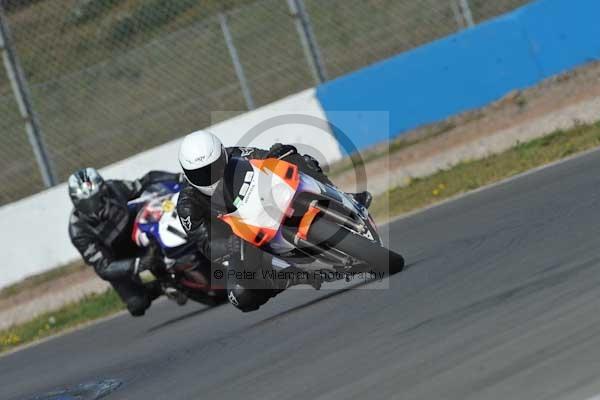 Motorcycle action photographs;Trackday digital images;donington;donington park leicestershire;donington photographs;event digital images;eventdigitalimages;no limits trackday;peter wileman photography;trackday;trackday photos