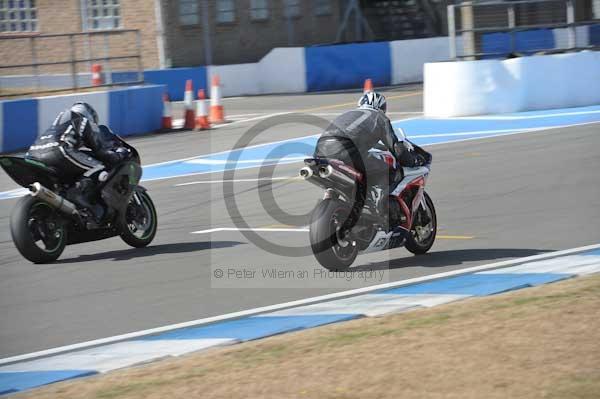 Motorcycle action photographs;Trackday digital images;donington;donington park leicestershire;donington photographs;event digital images;eventdigitalimages;no limits trackday;peter wileman photography;trackday;trackday photos