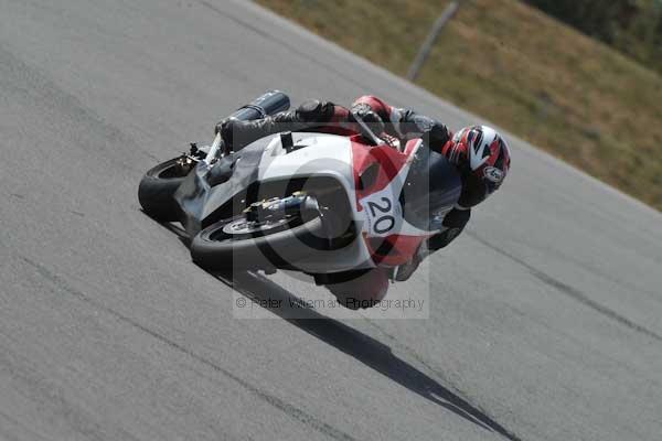 Motorcycle action photographs;Trackday digital images;donington;donington park leicestershire;donington photographs;event digital images;eventdigitalimages;no limits trackday;peter wileman photography;trackday;trackday photos