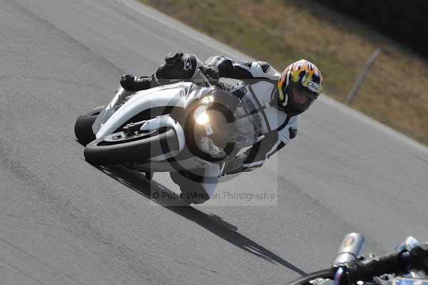 Motorcycle action photographs;Trackday digital images;donington;donington park leicestershire;donington photographs;event digital images;eventdigitalimages;no limits trackday;peter wileman photography;trackday;trackday photos