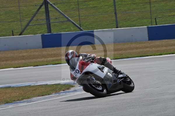 Motorcycle action photographs;Trackday digital images;donington;donington park leicestershire;donington photographs;event digital images;eventdigitalimages;no limits trackday;peter wileman photography;trackday;trackday photos
