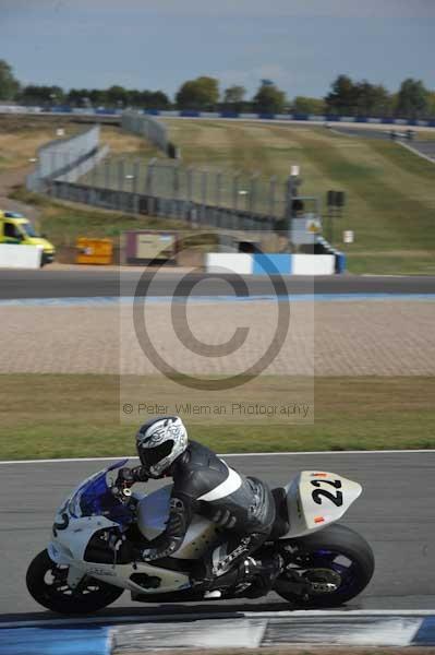 Motorcycle action photographs;Trackday digital images;donington;donington park leicestershire;donington photographs;event digital images;eventdigitalimages;no limits trackday;peter wileman photography;trackday;trackday photos
