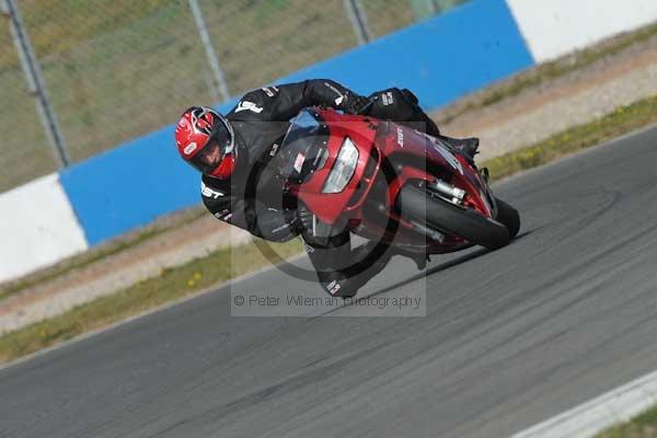 Motorcycle action photographs;Trackday digital images;donington;donington park leicestershire;donington photographs;event digital images;eventdigitalimages;no limits trackday;peter wileman photography;trackday;trackday photos
