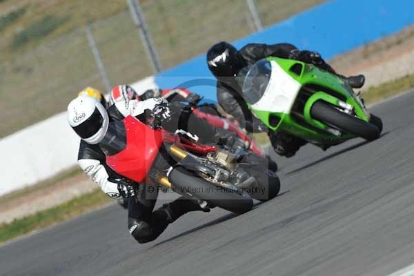 Motorcycle action photographs;Trackday digital images;donington;donington park leicestershire;donington photographs;event digital images;eventdigitalimages;no limits trackday;peter wileman photography;trackday;trackday photos