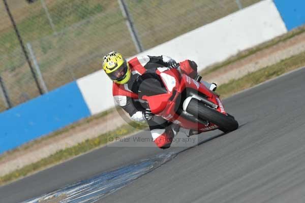 Motorcycle action photographs;Trackday digital images;donington;donington park leicestershire;donington photographs;event digital images;eventdigitalimages;no limits trackday;peter wileman photography;trackday;trackday photos