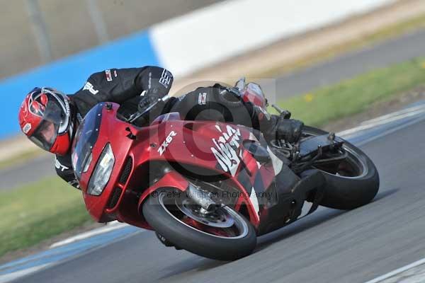Motorcycle action photographs;Trackday digital images;donington;donington park leicestershire;donington photographs;event digital images;eventdigitalimages;no limits trackday;peter wileman photography;trackday;trackday photos