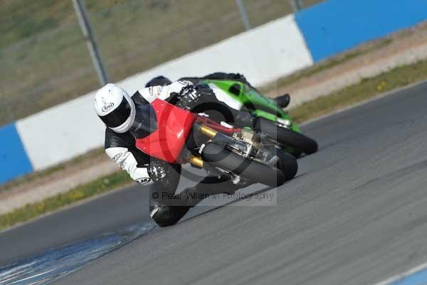Motorcycle action photographs;Trackday digital images;donington;donington park leicestershire;donington photographs;event digital images;eventdigitalimages;no limits trackday;peter wileman photography;trackday;trackday photos