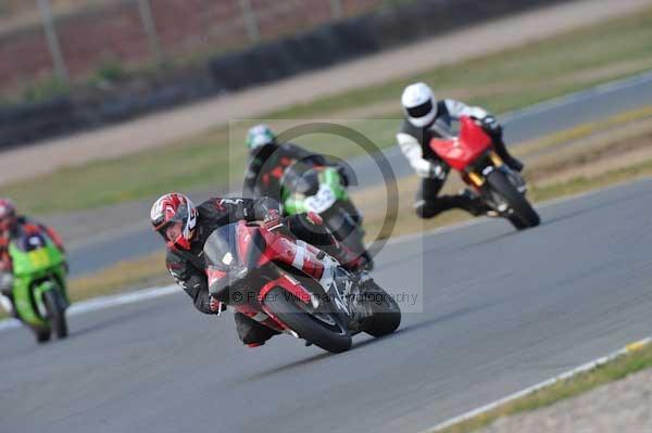 Motorcycle action photographs;Trackday digital images;donington;donington park leicestershire;donington photographs;event digital images;eventdigitalimages;no limits trackday;peter wileman photography;trackday;trackday photos