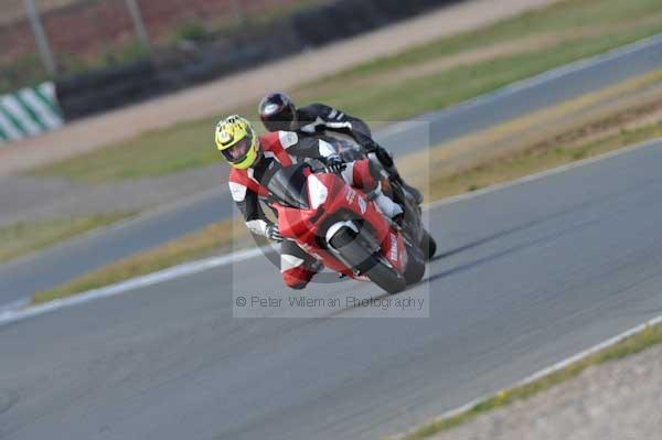 Motorcycle action photographs;Trackday digital images;donington;donington park leicestershire;donington photographs;event digital images;eventdigitalimages;no limits trackday;peter wileman photography;trackday;trackday photos