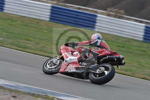 Motorcycle action photographs;Trackday digital images;donington;donington park leicestershire;donington photographs;event digital images;eventdigitalimages;no limits trackday;peter wileman photography;trackday;trackday photos