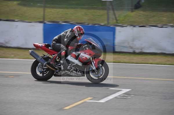 Motorcycle action photographs;Trackday digital images;donington;donington park leicestershire;donington photographs;event digital images;eventdigitalimages;no limits trackday;peter wileman photography;trackday;trackday photos