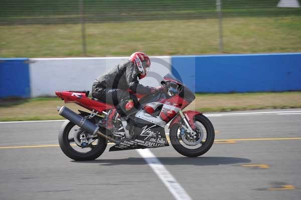 Motorcycle action photographs;Trackday digital images;donington;donington park leicestershire;donington photographs;event digital images;eventdigitalimages;no limits trackday;peter wileman photography;trackday;trackday photos