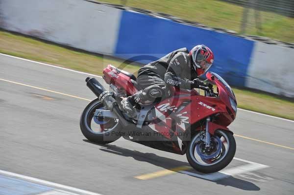 Motorcycle action photographs;Trackday digital images;donington;donington park leicestershire;donington photographs;event digital images;eventdigitalimages;no limits trackday;peter wileman photography;trackday;trackday photos
