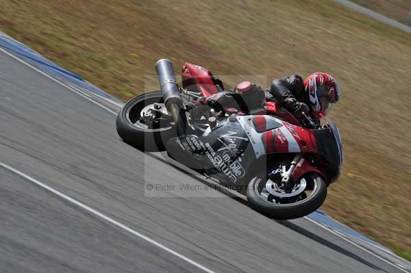 Motorcycle action photographs;Trackday digital images;donington;donington park leicestershire;donington photographs;event digital images;eventdigitalimages;no limits trackday;peter wileman photography;trackday;trackday photos