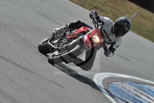 Motorcycle action photographs;Trackday digital images;donington;donington park leicestershire;donington photographs;event digital images;eventdigitalimages;no limits trackday;peter wileman photography;trackday;trackday photos