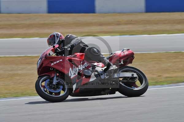 Motorcycle action photographs;Trackday digital images;donington;donington park leicestershire;donington photographs;event digital images;eventdigitalimages;no limits trackday;peter wileman photography;trackday;trackday photos