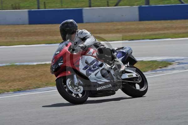 Motorcycle action photographs;Trackday digital images;donington;donington park leicestershire;donington photographs;event digital images;eventdigitalimages;no limits trackday;peter wileman photography;trackday;trackday photos