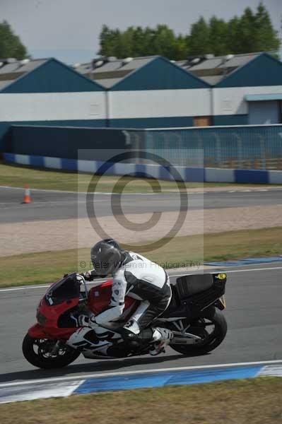 Motorcycle action photographs;Trackday digital images;donington;donington park leicestershire;donington photographs;event digital images;eventdigitalimages;no limits trackday;peter wileman photography;trackday;trackday photos
