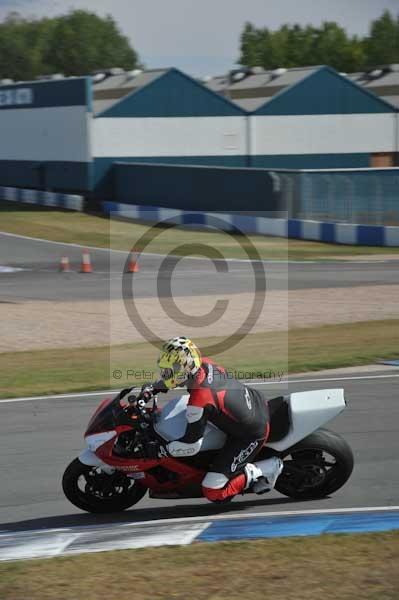 Motorcycle action photographs;Trackday digital images;donington;donington park leicestershire;donington photographs;event digital images;eventdigitalimages;no limits trackday;peter wileman photography;trackday;trackday photos