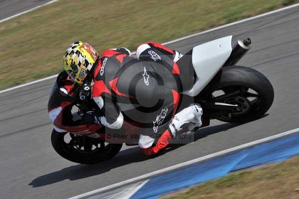 Motorcycle action photographs;Trackday digital images;donington;donington park leicestershire;donington photographs;event digital images;eventdigitalimages;no limits trackday;peter wileman photography;trackday;trackday photos