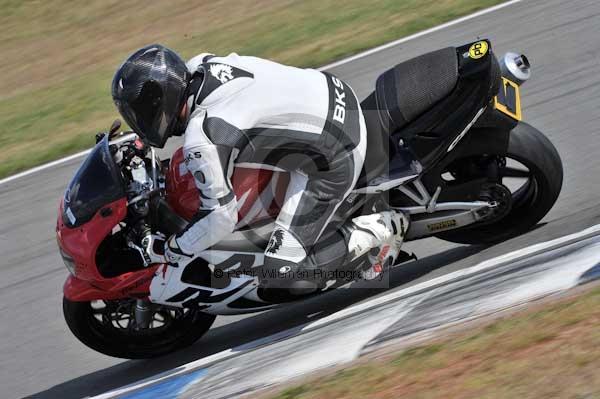 Motorcycle action photographs;Trackday digital images;donington;donington park leicestershire;donington photographs;event digital images;eventdigitalimages;no limits trackday;peter wileman photography;trackday;trackday photos