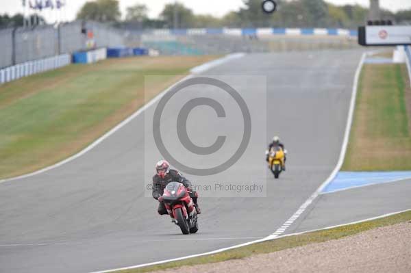 Motorcycle action photographs;Trackday digital images;donington;donington park leicestershire;donington photographs;event digital images;eventdigitalimages;no limits trackday;peter wileman photography;trackday;trackday photos