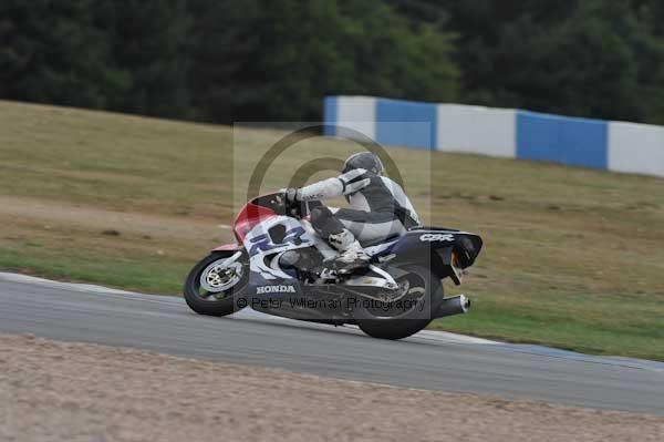 Motorcycle action photographs;Trackday digital images;donington;donington park leicestershire;donington photographs;event digital images;eventdigitalimages;no limits trackday;peter wileman photography;trackday;trackday photos