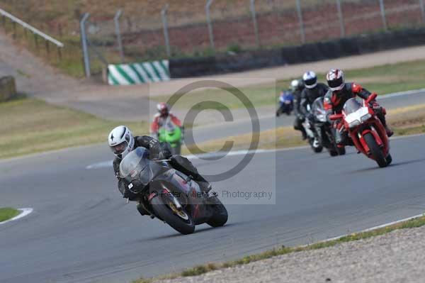 Motorcycle action photographs;Trackday digital images;donington;donington park leicestershire;donington photographs;event digital images;eventdigitalimages;no limits trackday;peter wileman photography;trackday;trackday photos