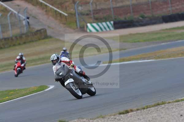 Motorcycle action photographs;Trackday digital images;donington;donington park leicestershire;donington photographs;event digital images;eventdigitalimages;no limits trackday;peter wileman photography;trackday;trackday photos