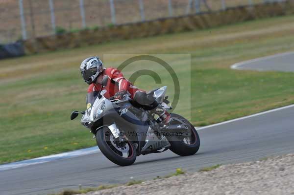 Motorcycle action photographs;Trackday digital images;donington;donington park leicestershire;donington photographs;event digital images;eventdigitalimages;no limits trackday;peter wileman photography;trackday;trackday photos