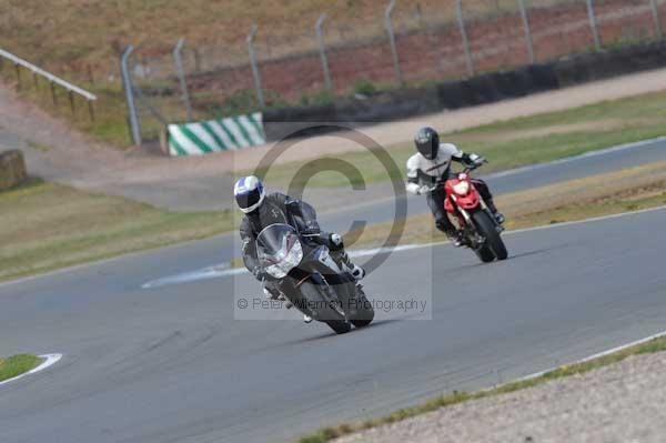 Motorcycle action photographs;Trackday digital images;donington;donington park leicestershire;donington photographs;event digital images;eventdigitalimages;no limits trackday;peter wileman photography;trackday;trackday photos