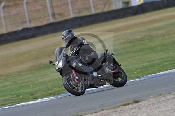 Motorcycle action photographs;Trackday digital images;donington;donington park leicestershire;donington photographs;event digital images;eventdigitalimages;no limits trackday;peter wileman photography;trackday;trackday photos