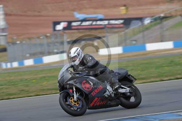 Motorcycle action photographs;Trackday digital images;donington;donington park leicestershire;donington photographs;event digital images;eventdigitalimages;no limits trackday;peter wileman photography;trackday;trackday photos