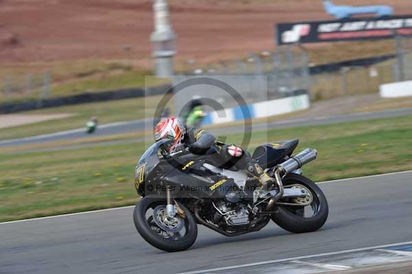 Motorcycle action photographs;Trackday digital images;donington;donington park leicestershire;donington photographs;event digital images;eventdigitalimages;no limits trackday;peter wileman photography;trackday;trackday photos