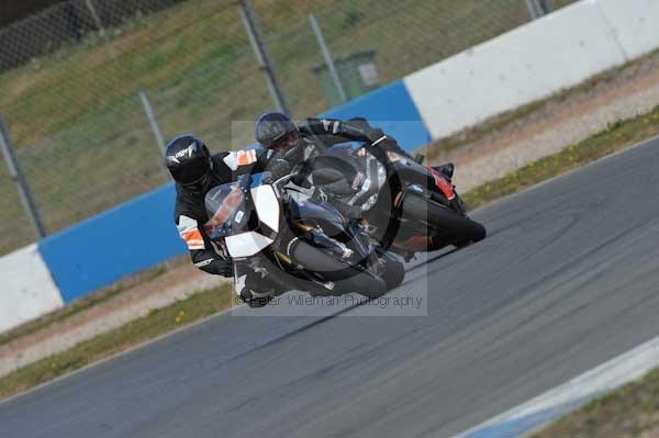 Motorcycle action photographs;Trackday digital images;donington;donington park leicestershire;donington photographs;event digital images;eventdigitalimages;no limits trackday;peter wileman photography;trackday;trackday photos